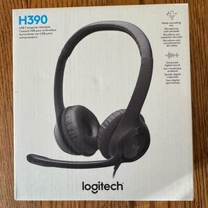 Logitech H390 USB Headset in Black